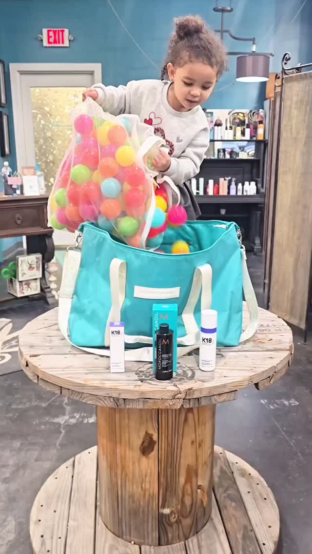 Gueds how many balls are in the bag and share with a friend to win. Winners announced at 6pm today