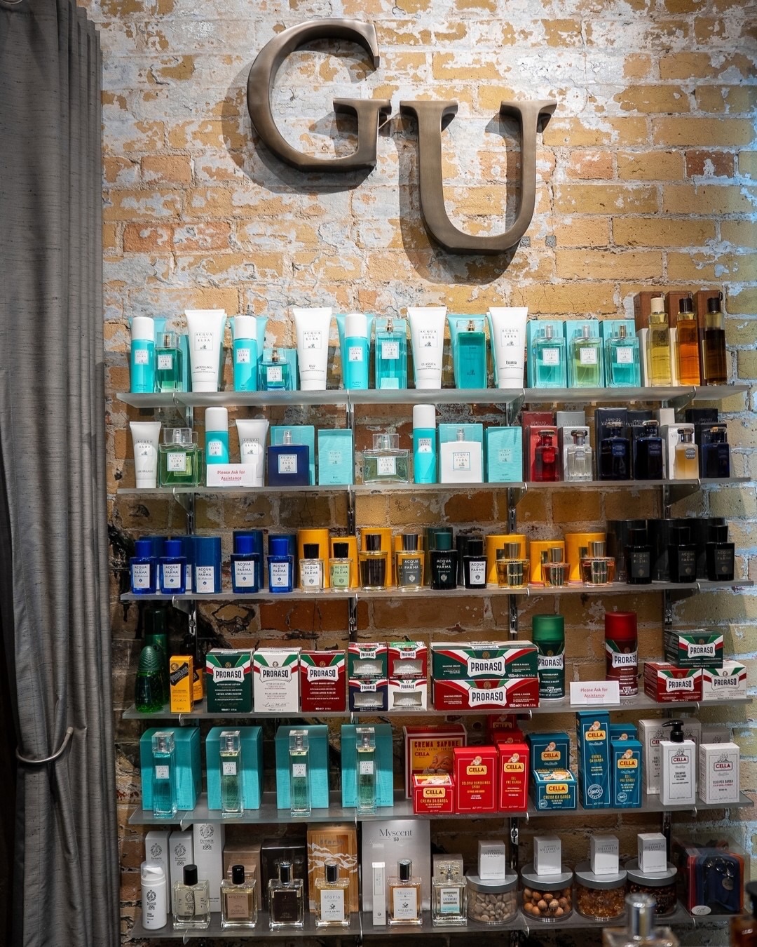 For the most discerning gentlemen on your list, @gentiluomoca has gifting down to a fine art. 👔✨
⠀⠀⠀⠀⠀⠀⠀⠀⠀
Discover impeccably curated Italian shirts, belts, timepieces, fragrances, and grooming essentials — pieces he’ll reach for again and again.
⠀⠀⠀⠀⠀⠀⠀⠀⠀
Experience the joy of giving with a local touch! Stop into @gentiluomoca this holiday season for gifts you won’t find anywhere else — you won’t regret it. ❤️
