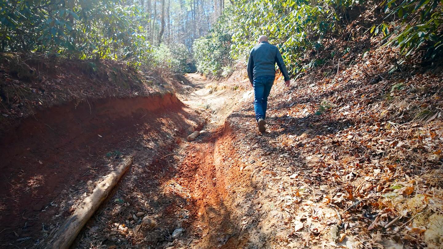 Walking Stick Trail is definitely living up to the rumors. 🌲🛠️
We spent the day navigating deep washouts and crevices that have significantly deteriorated over the last few seasons. If you’re in a stock rig, you might want to sit this one out… the “mountain pinstripes” are real!
Full recon video is live.