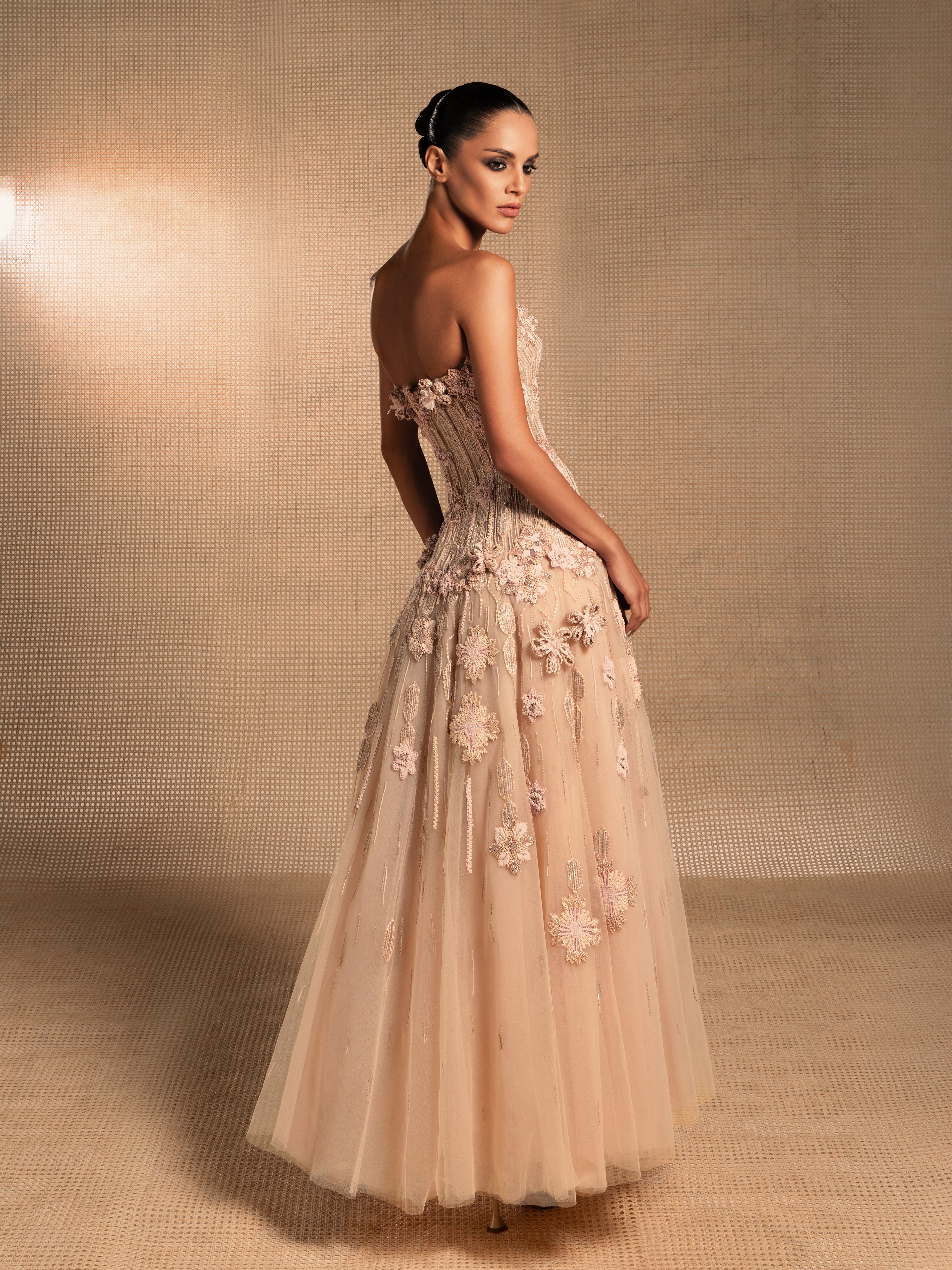 A study in blush, texture, and delicate craftsmanship. An expression of elegance that speaks without words.
أثر.
#AbbasHarajli